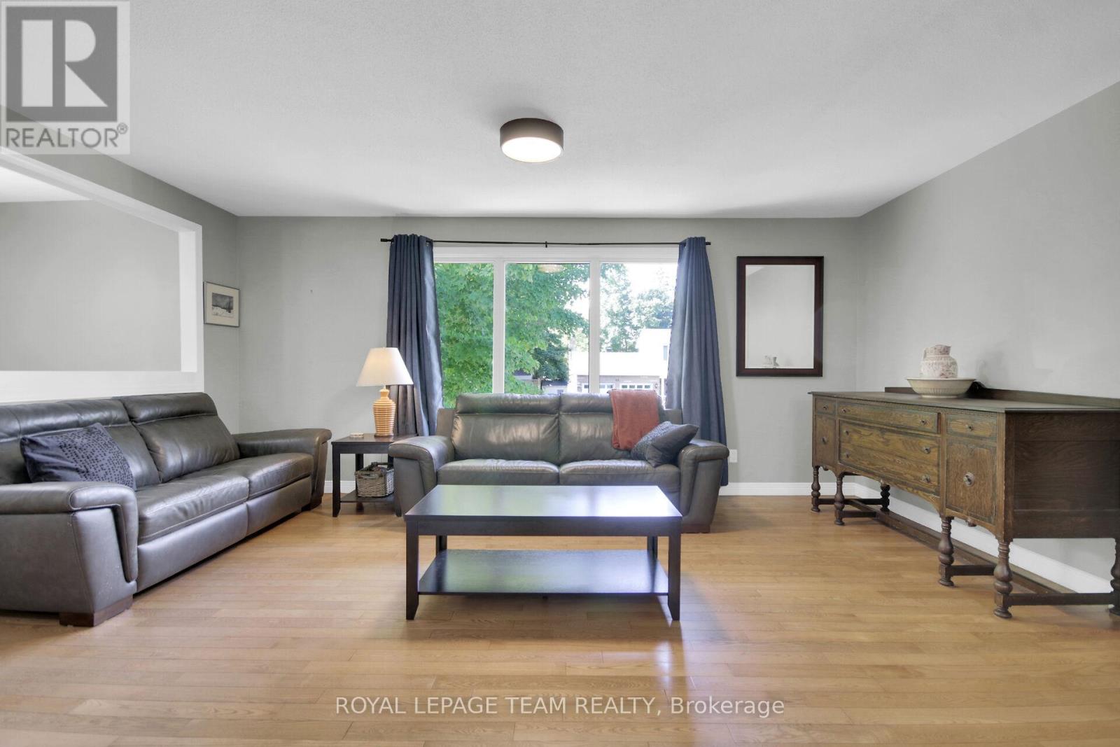 Photo 13 of 17 Owlshead Rd Road, Ottawa ON