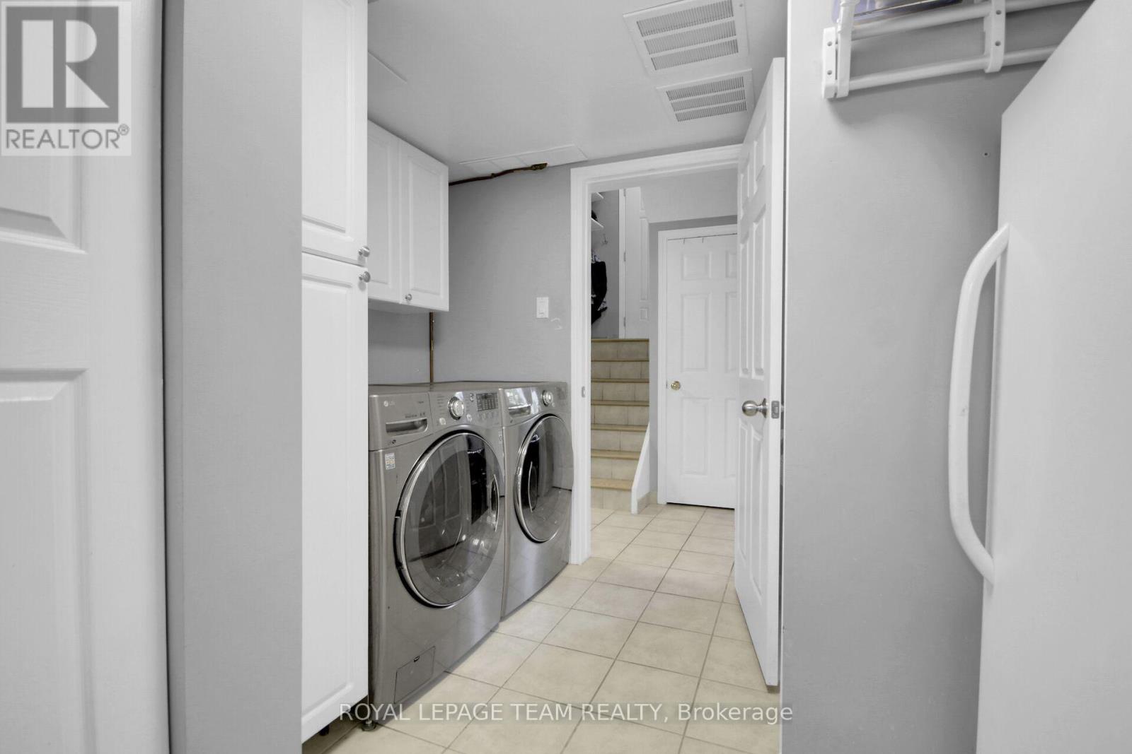 Photo 7 of 17 Owlshead Rd Road, Ottawa ON