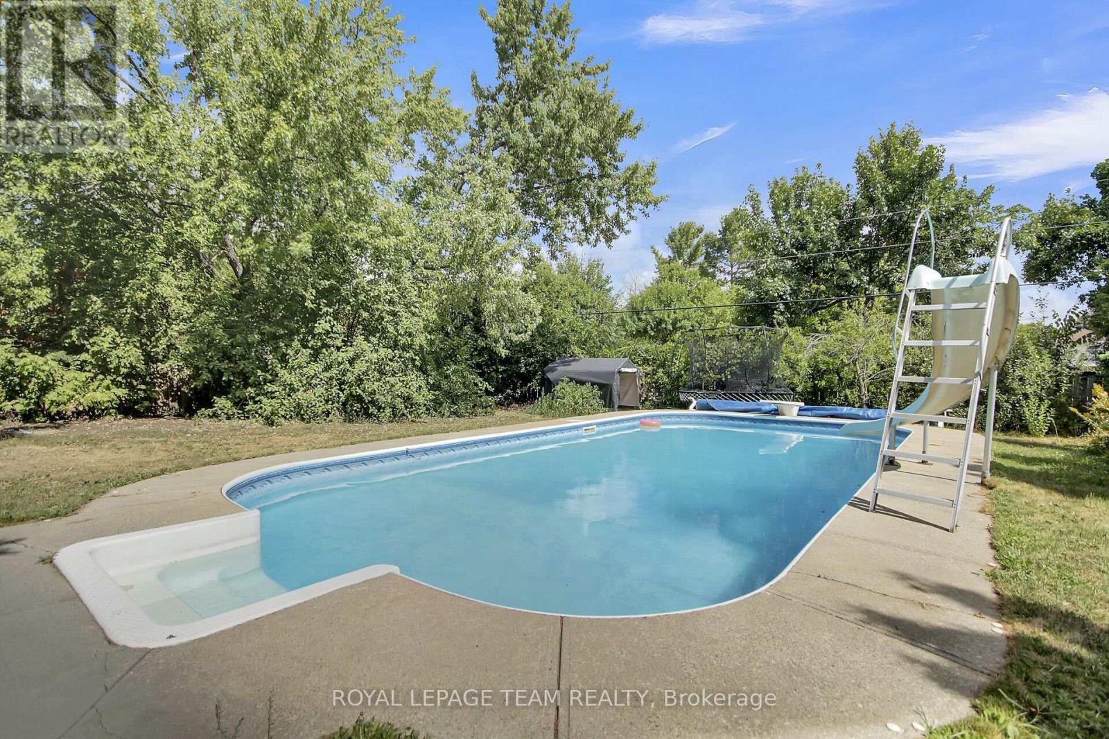 Photo 18 of 17 Owlshead Rd Road, Ottawa ON
