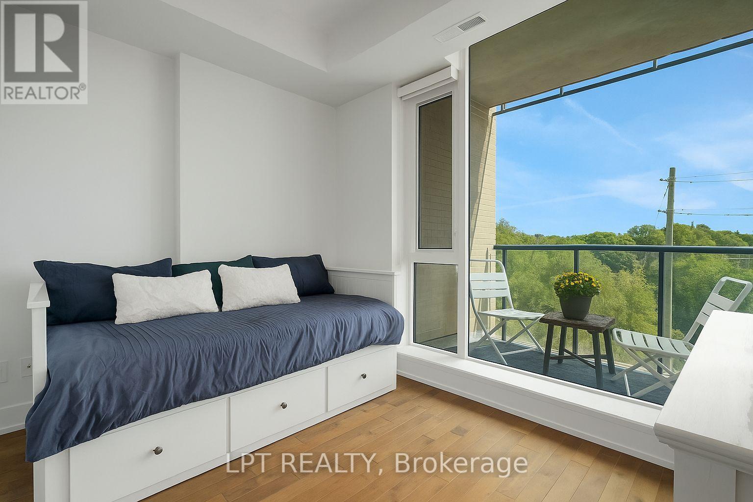 Photo 1 of 520 360 Patricia Avenue, Ottawa ON