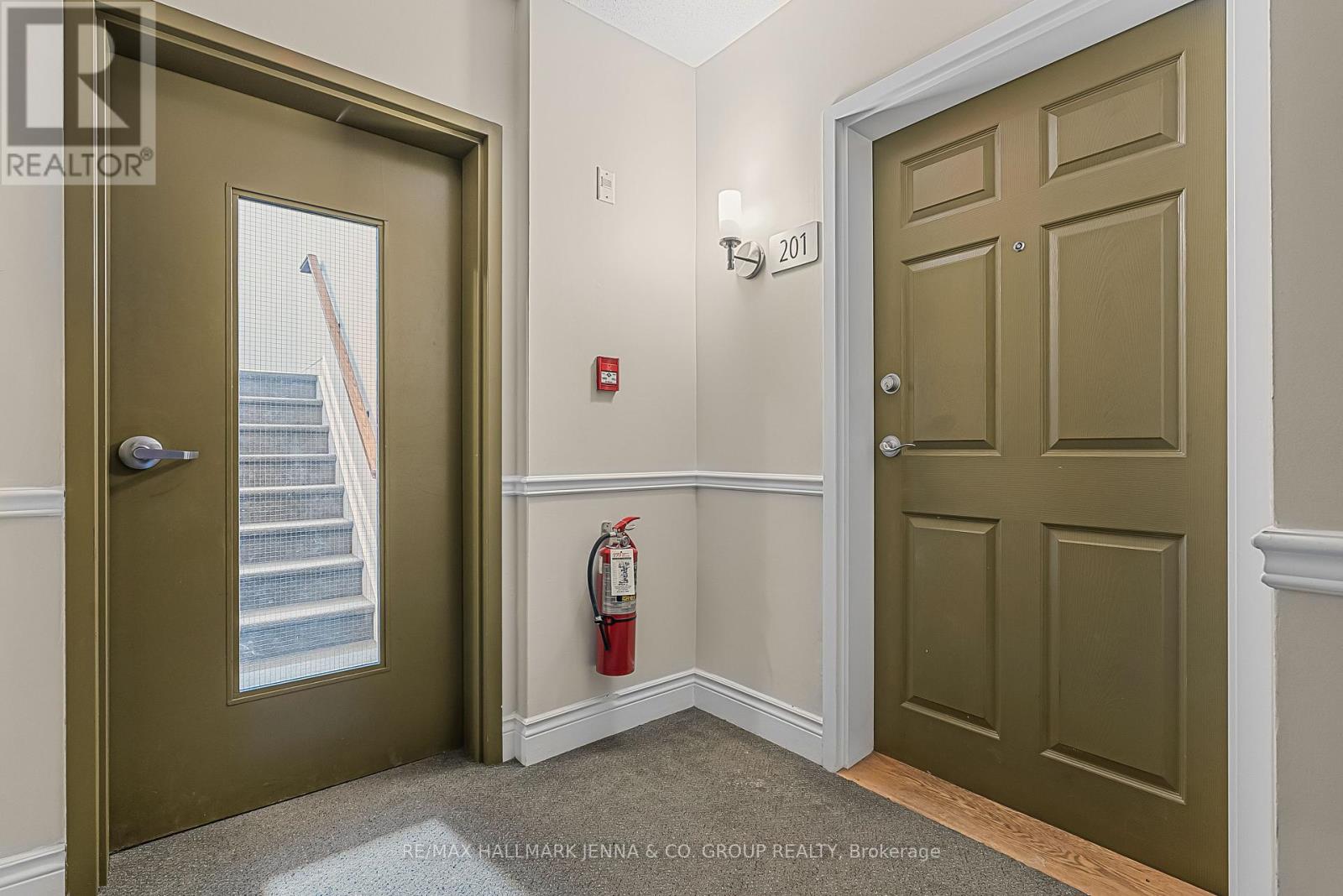 Photo 7 of 201 140 Guelph Private, Ottawa ON