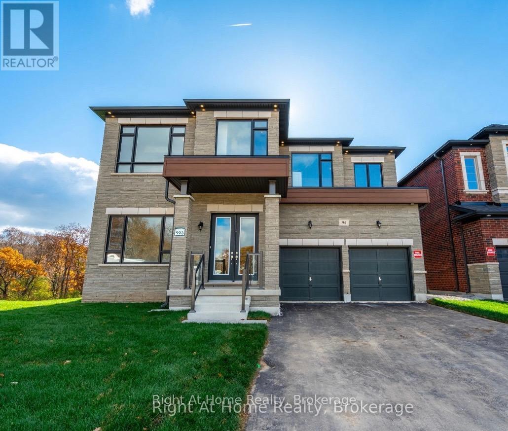 Photo 5 of 94 Smokey Hollow Place S, Hamilton ON
