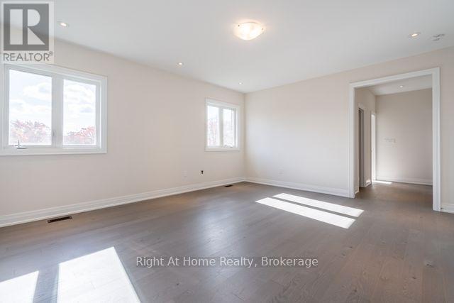 Photo 4 of 94 Smokey Hollow Place S, Hamilton ON