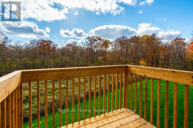Photo 18 of 94 Smokey Hollow Place S, Hamilton ON