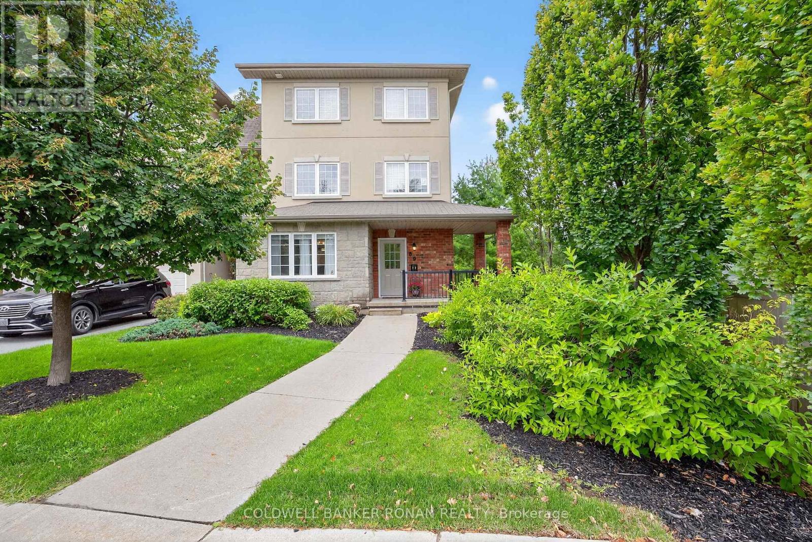 Photo 1 of 8 49 Ferndale Drive S, Barrie ON