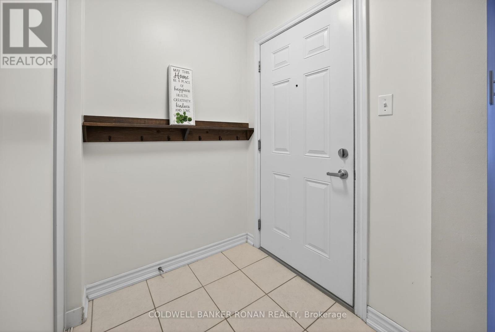 Photo 6 of 8 49 Ferndale Drive S, Barrie ON