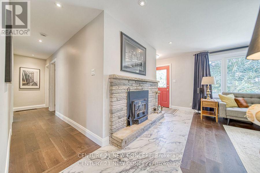 Photo 14 of 51 Fittons Road E, Orillia ON