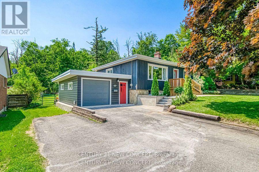 Photo 13 of 51 Fittons Road E, Orillia ON