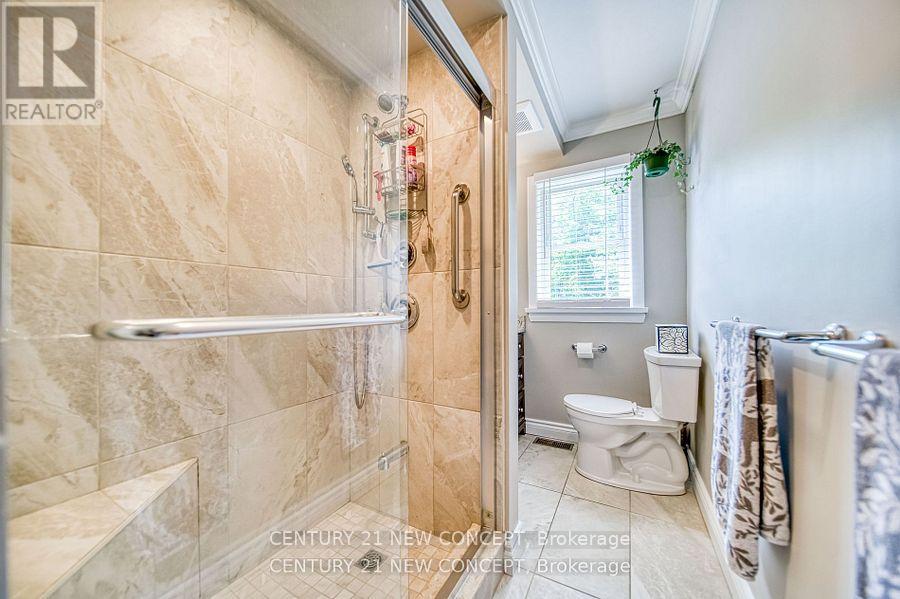 Photo 36 of 51 Fittons Road E, Orillia ON