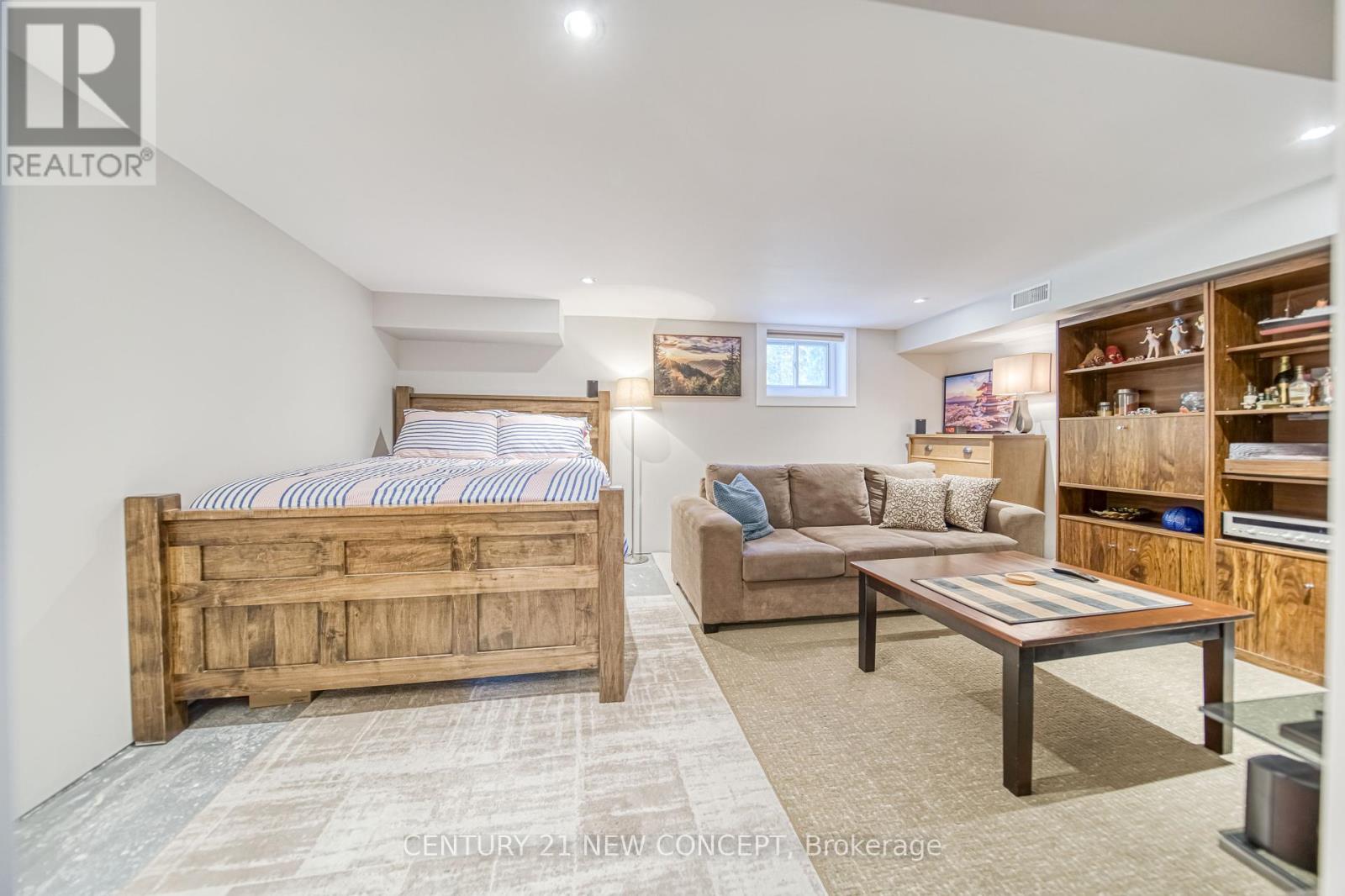 Photo 31 of 51 Fittons Road E, Orillia ON