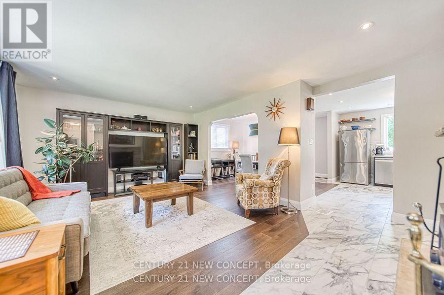 Photo 21 of 51 Fittons Road E, Orillia ON
