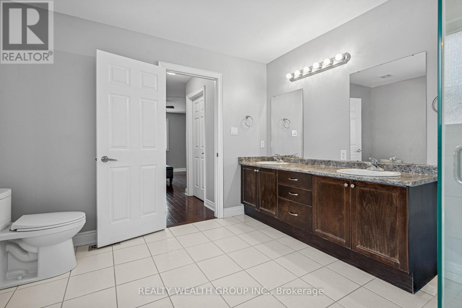 Photo 14 of 896 Booth Avenue, Innisfil ON