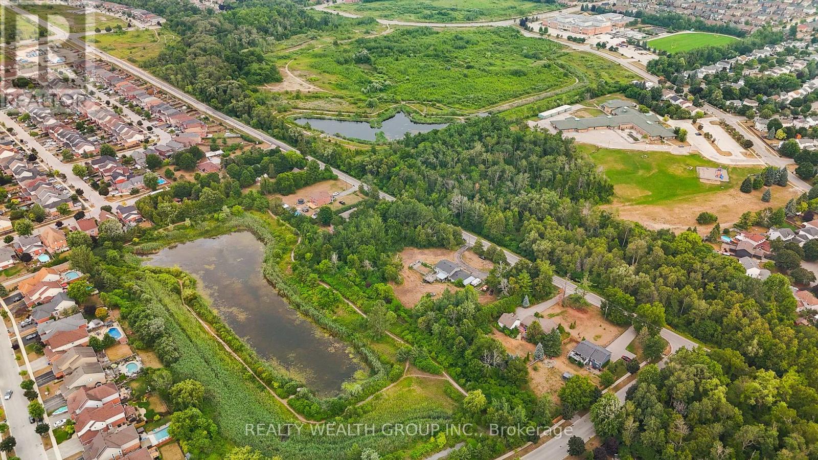 Photo 34 of 896 Booth Avenue, Innisfil ON