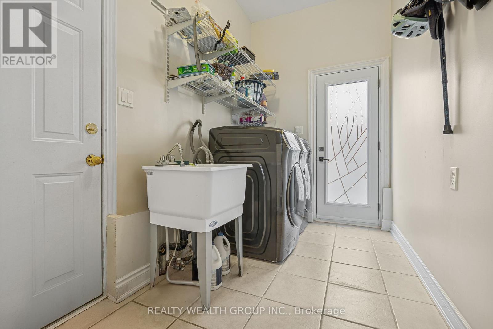 Photo 13 of 896 Booth Avenue, Innisfil ON
