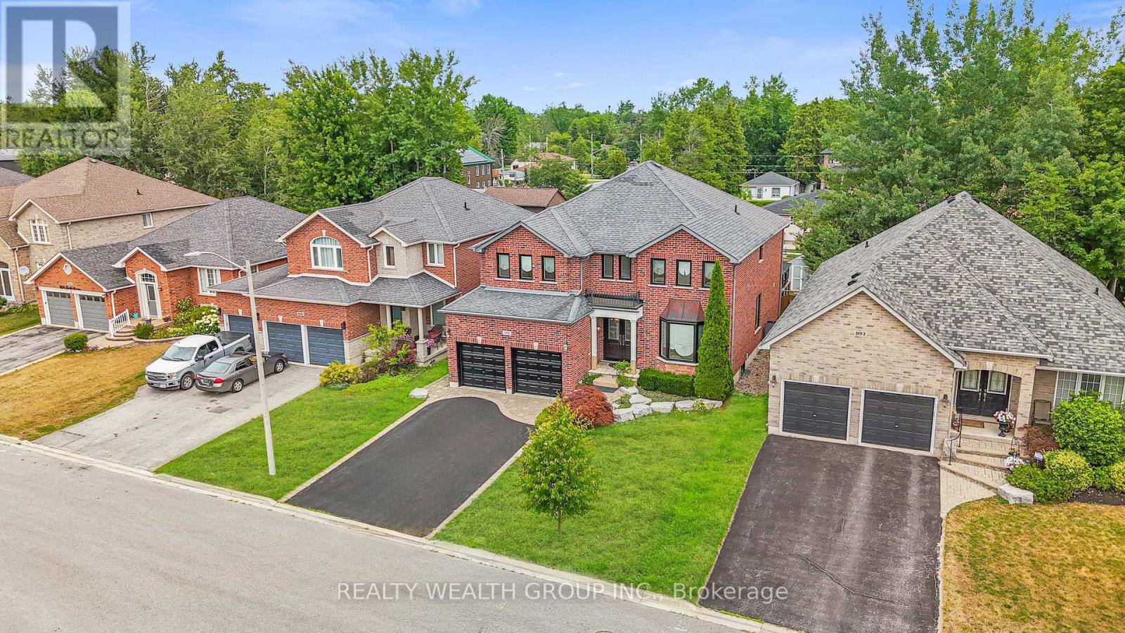 Photo 9 of 896 Booth Avenue, Innisfil ON