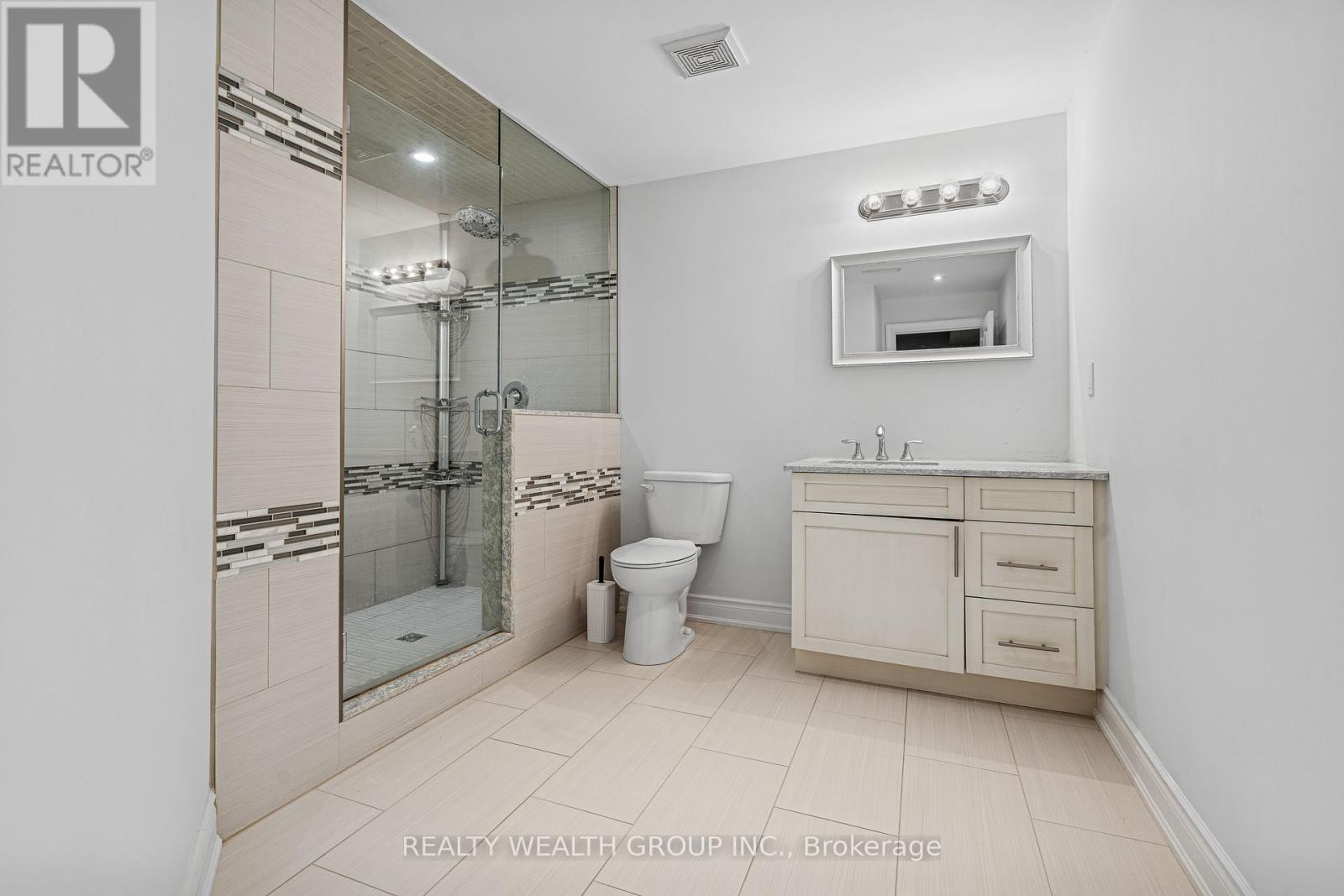 Photo 27 of 896 Booth Avenue, Innisfil ON