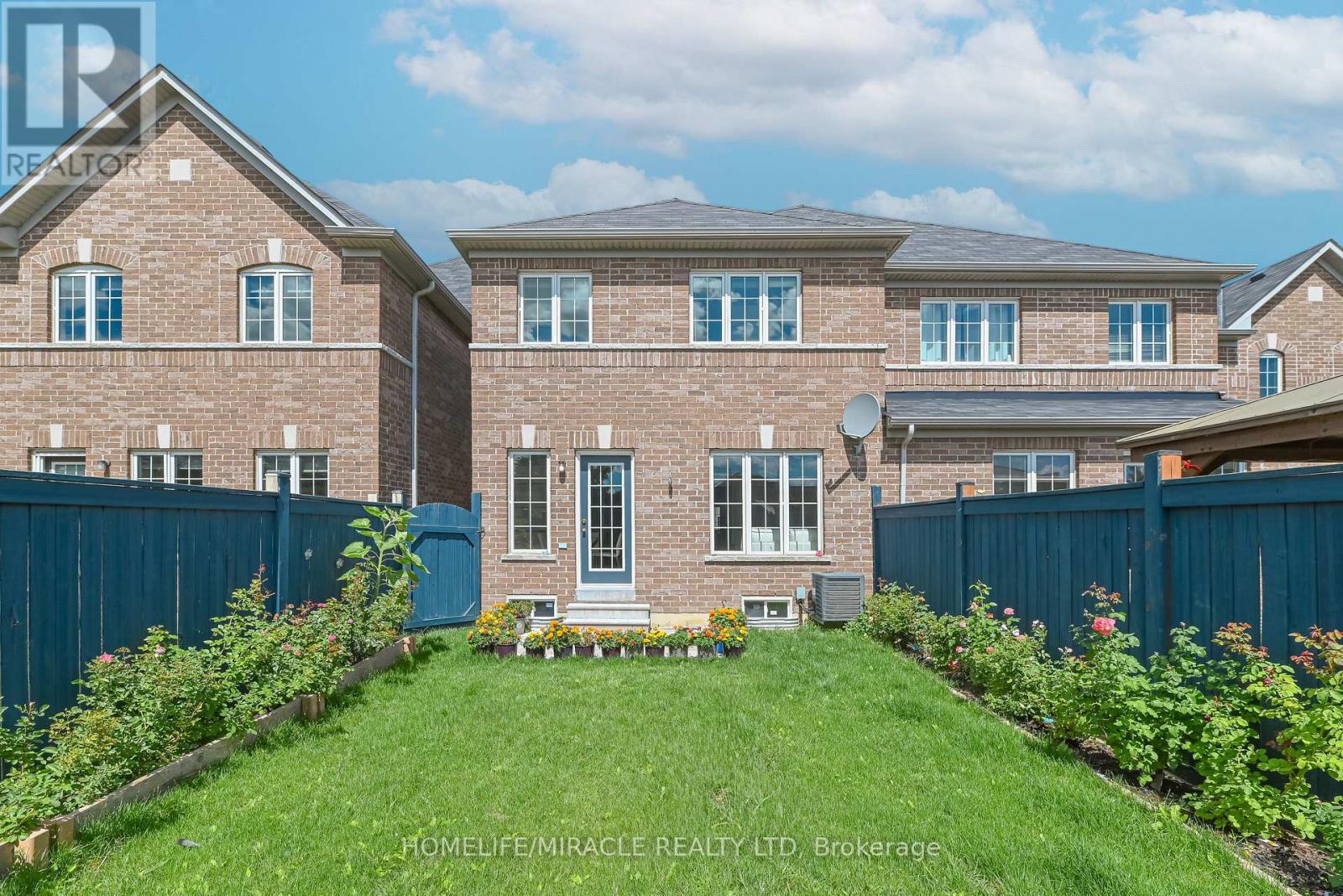 Photo 38 of 102 Delport Close, Brampton ON