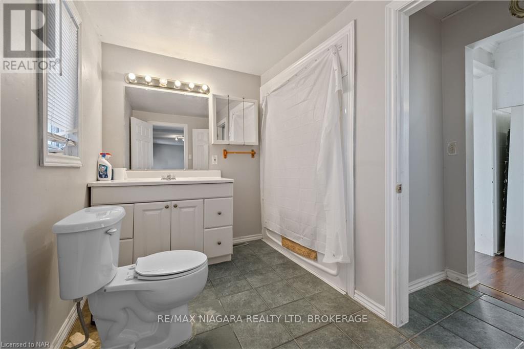 Photo 16 of 785 Canboro Road, Pelham ON