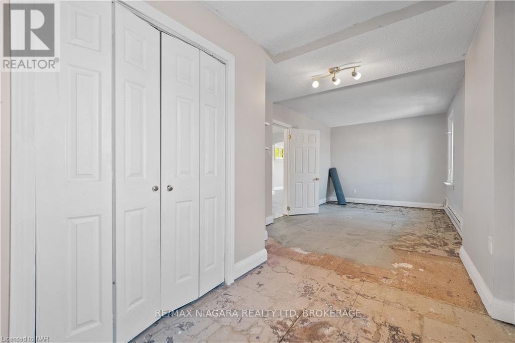 Photo 3 of 785 Canboro Road, Pelham ON