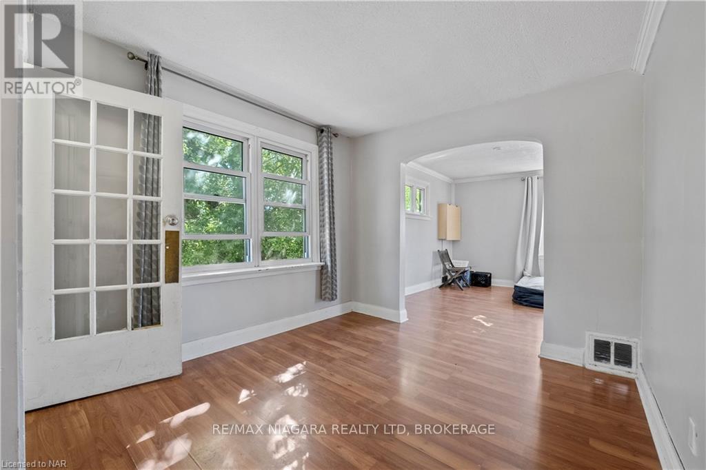 Photo 5 of 785 Canboro Road, Pelham ON