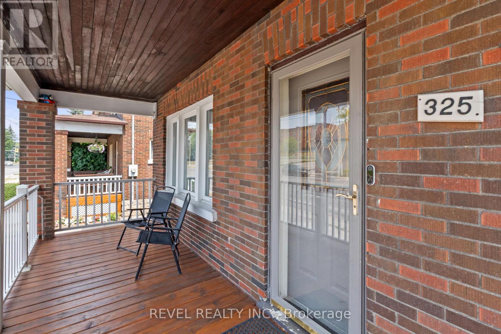 Photo 4 of 325 Ritson Road S, Oshawa ON