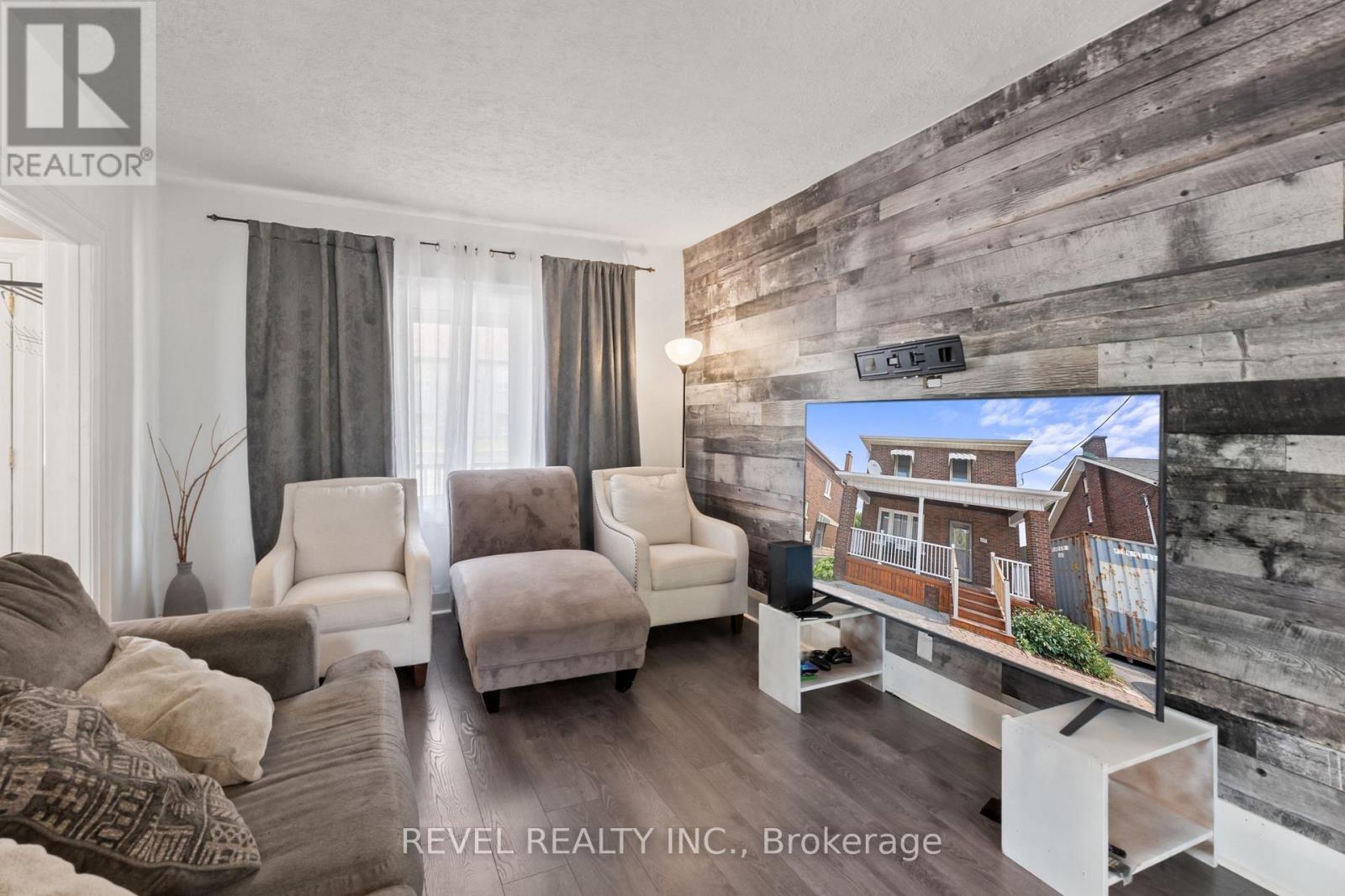 Photo 5 of 325 Ritson Road S, Oshawa ON