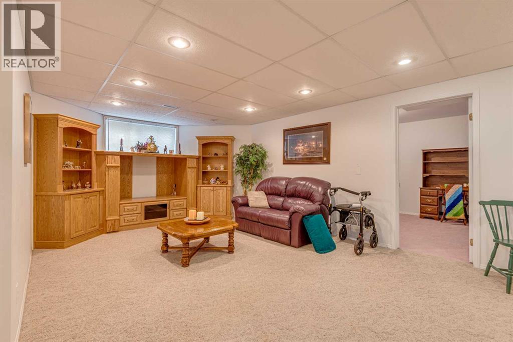 Photo 29 of 241 11 Street, Three Hills AB