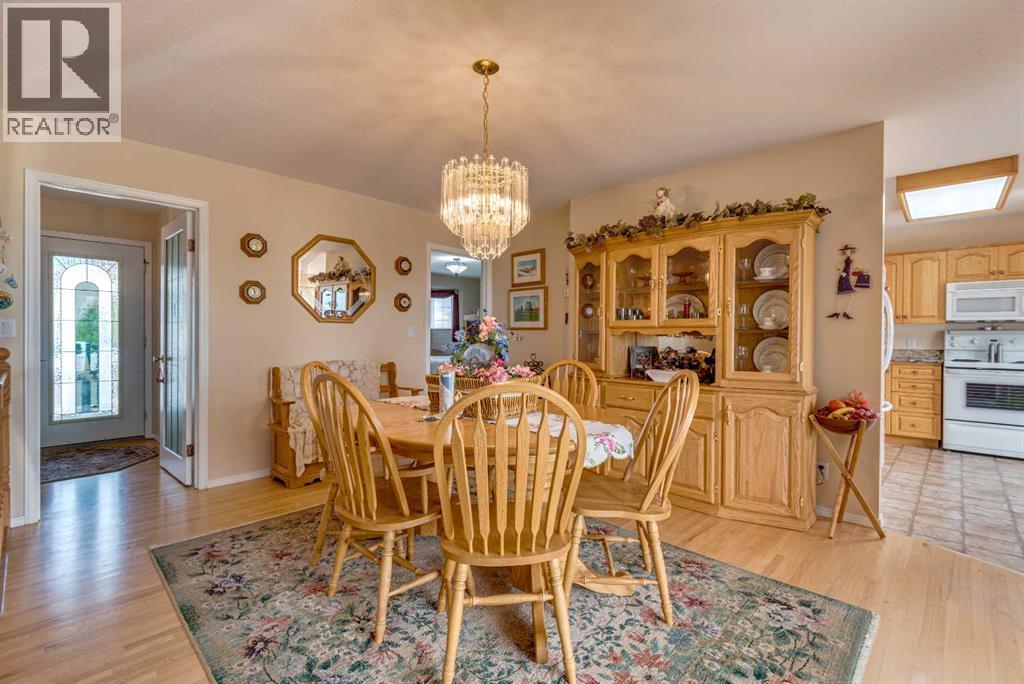 Photo 9 of 241 11 Street, Three Hills AB