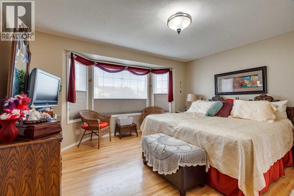 Photo 19 of 241 11 Street, Three Hills AB
