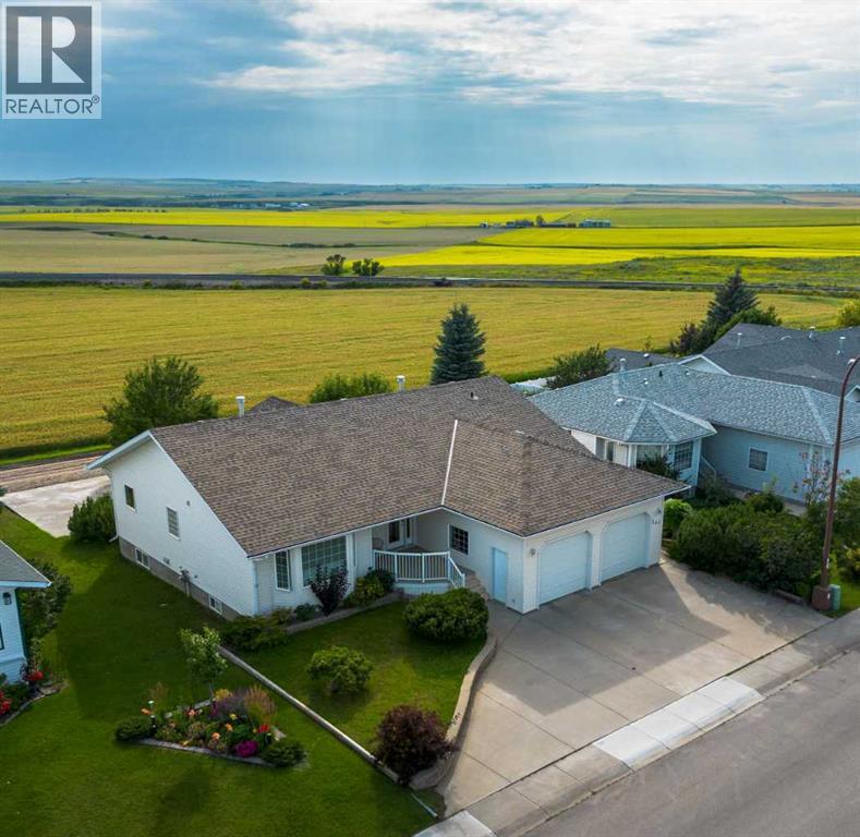 Photo 4 of 241 11 Street, Three Hills AB
