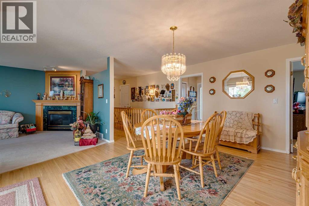 Photo 10 of 241 11 Street, Three Hills AB