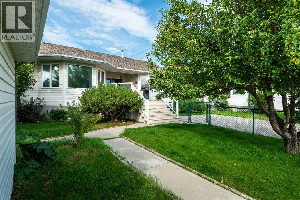 Photo 41 of 241 11 Street, Three Hills AB