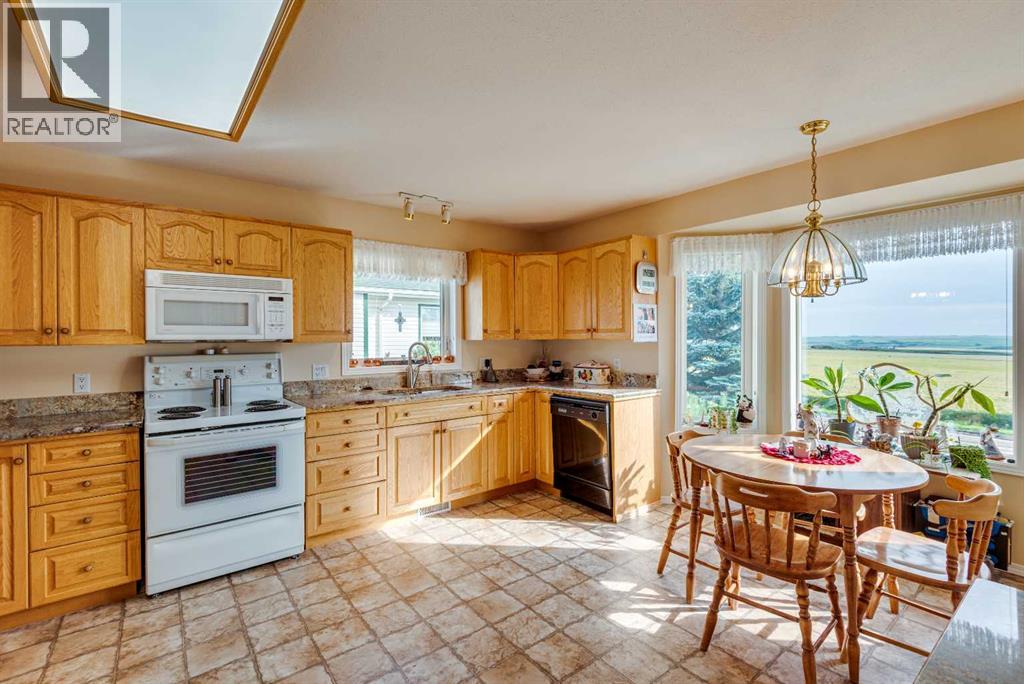 Photo 15 of 241 11 Street, Three Hills AB