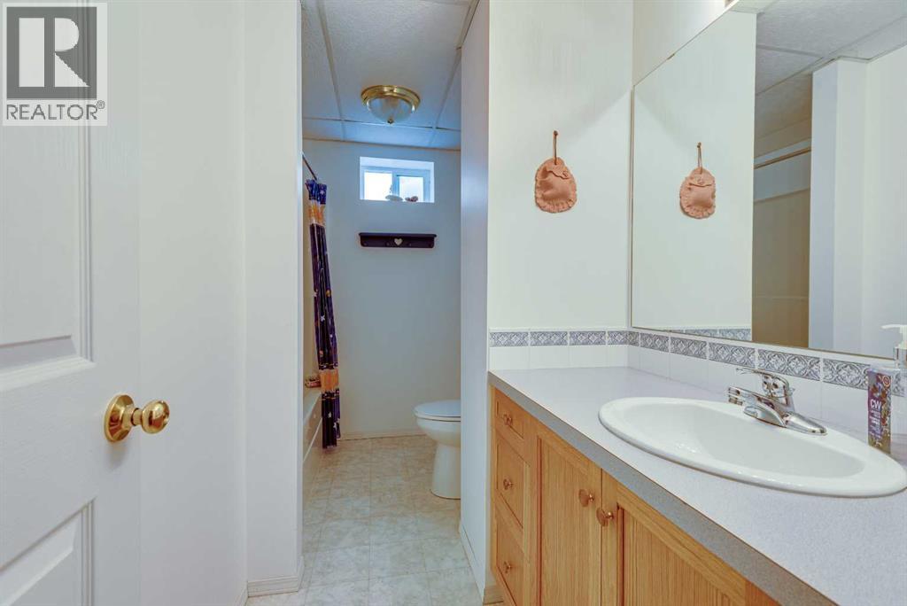 Photo 31 of 241 11 Street, Three Hills AB