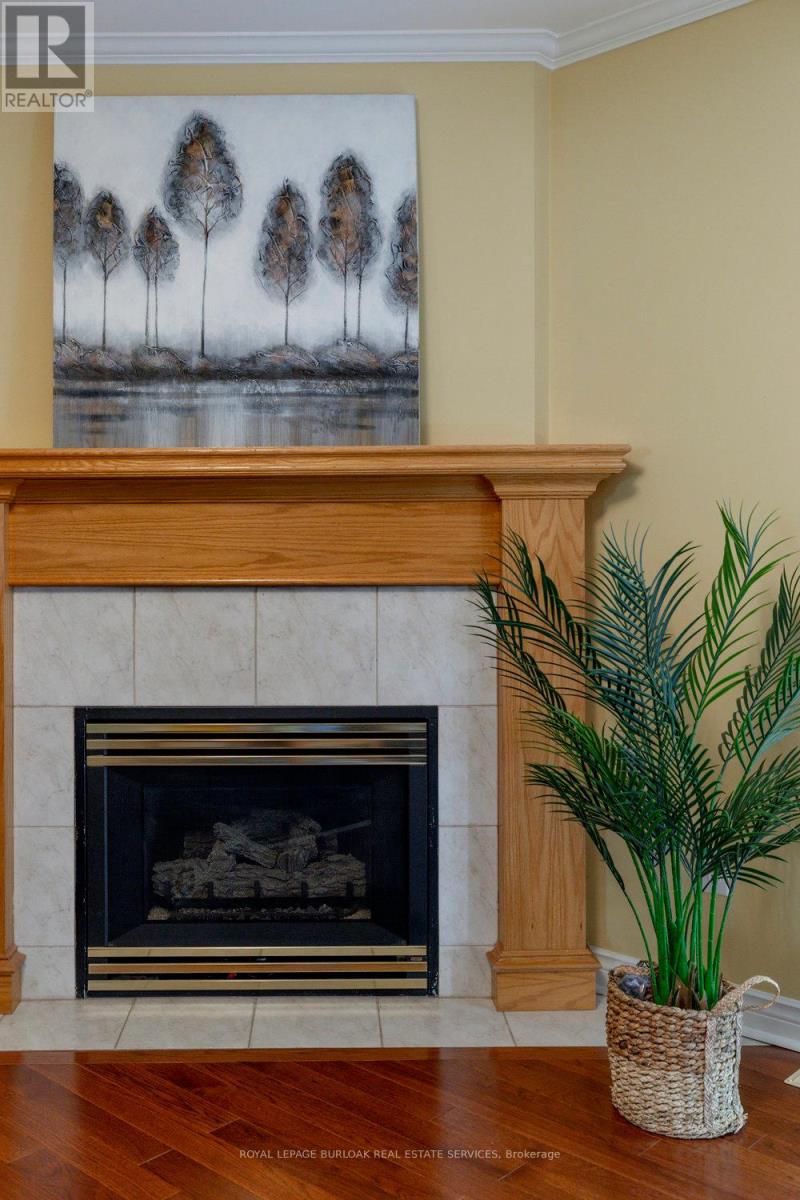 Photo 13 of 1142 Augustus Drive, Burlington ON