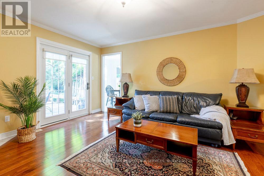 Photo 14 of 1142 Augustus Drive, Burlington ON