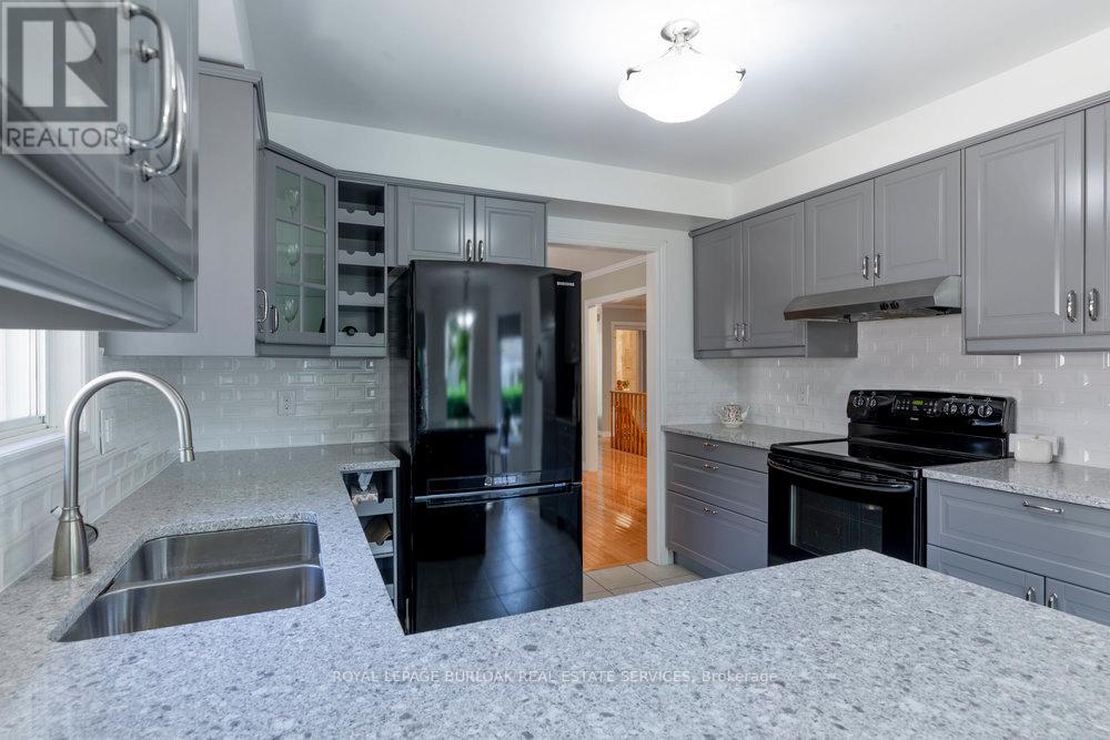 Photo 17 of 1142 Augustus Drive, Burlington ON
