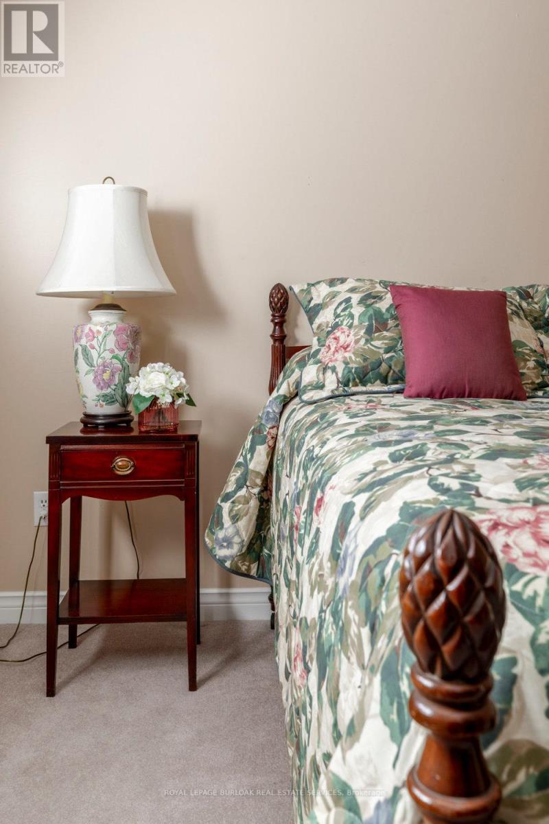 Photo 27 of 1142 Augustus Drive, Burlington ON