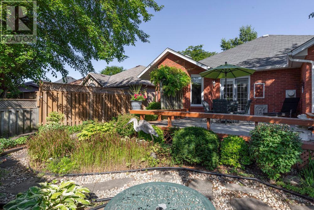 Photo 34 of 1142 Augustus Drive, Burlington ON