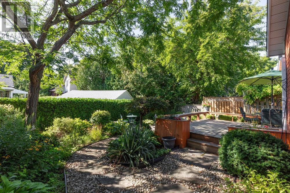 Photo 37 of 1142 Augustus Drive, Burlington ON