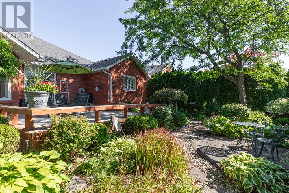 Photo 41 of 1142 Augustus Drive, Burlington ON