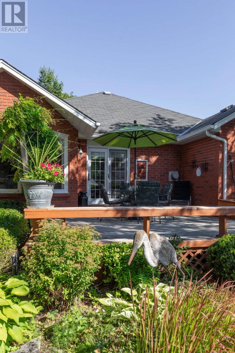 Photo 42 of 1142 Augustus Drive, Burlington ON