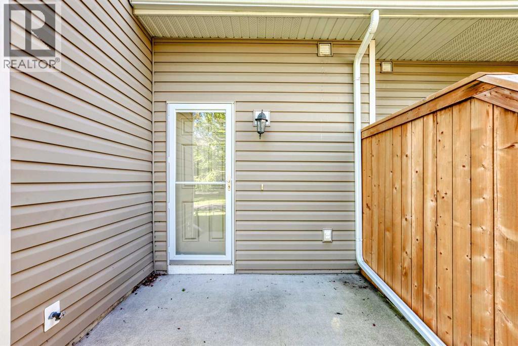 Photo 5 of 63 Bridleridge Manor Sw, Calgary AB