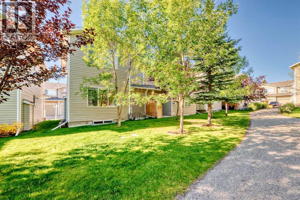 Photo 6 of 63 Bridleridge Manor Sw, Calgary AB