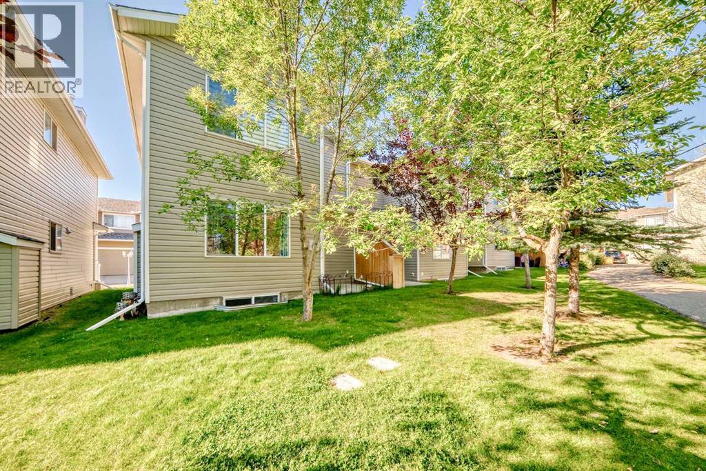 Photo 26 of 63 Bridleridge Manor Sw, Calgary AB
