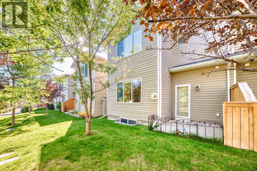 Photo 9 of 63 Bridleridge Manor Sw, Calgary AB