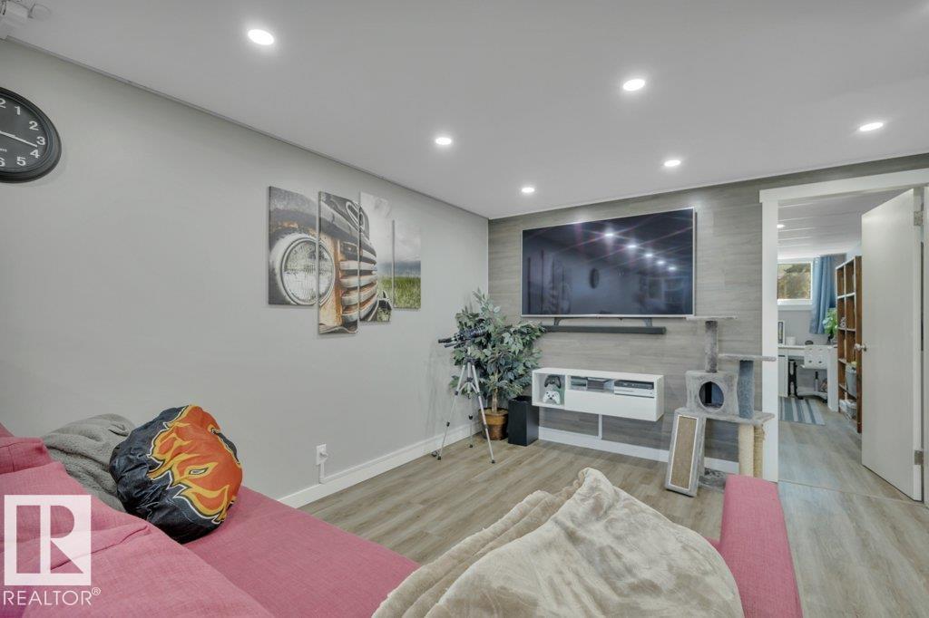 Photo 5 of 4120 55 St, Wetaskiwin AB