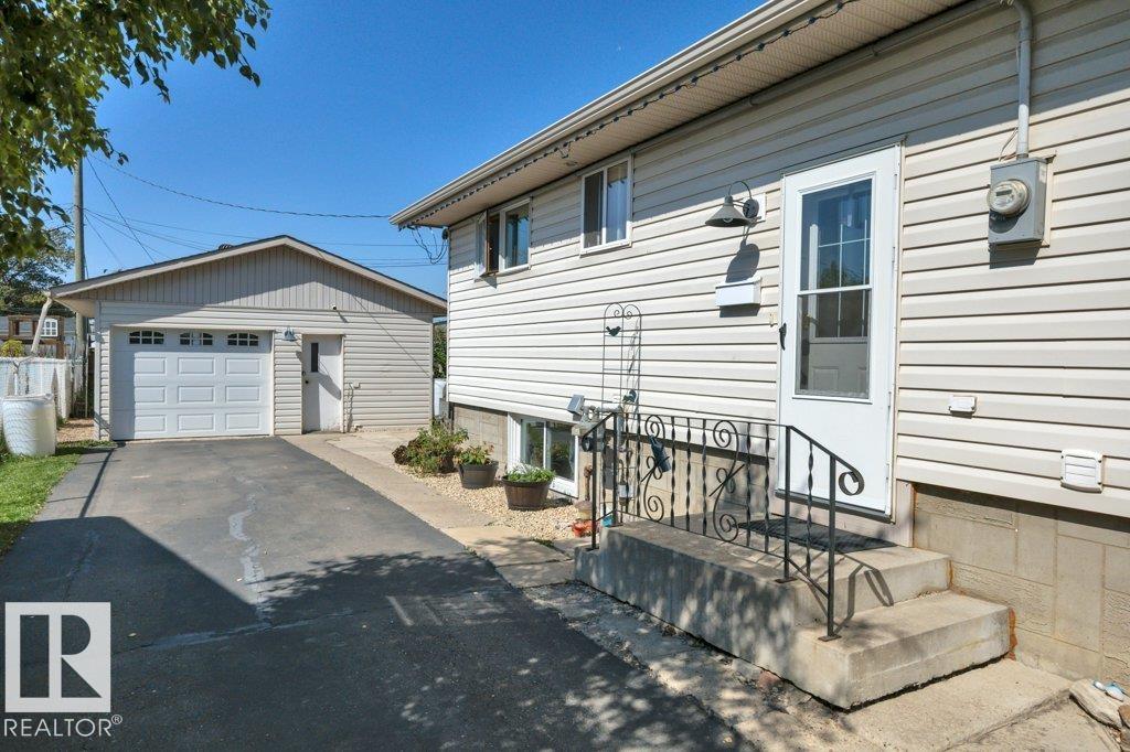 Photo 23 of 4120 55 St, Wetaskiwin AB