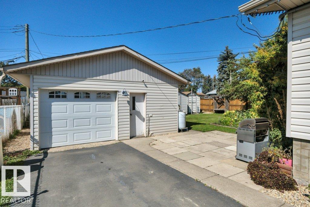 Photo 3 of 4120 55 St, Wetaskiwin AB