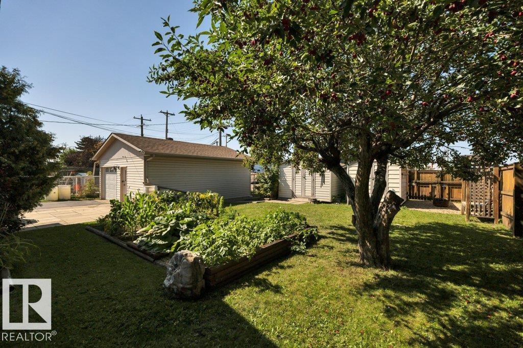 Photo 19 of 4120 55 St, Wetaskiwin AB